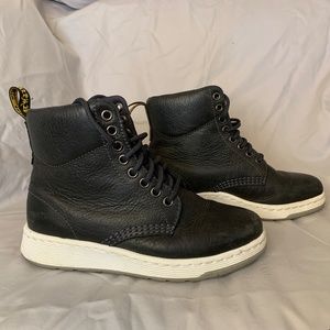 EUC Dr. Martens Rigal black leather boots, sz. 4 men's